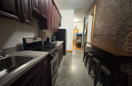 Garment District Apartment | Explore NYC with Ease - Comfortable Midtown Apartment Near Everything
