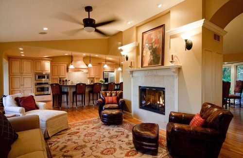 Manhattan House | Exquisite Flint Hills Estate with Pool and Hot Tub