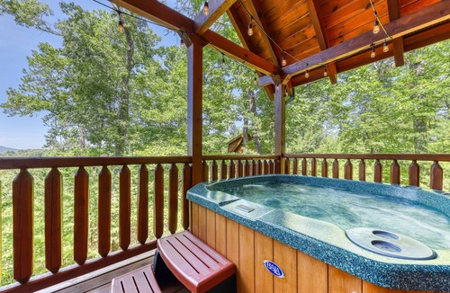 Sevierville Cabin | Exquisite, spacious log cabin w/ private hot tub, furnished deck, & great views