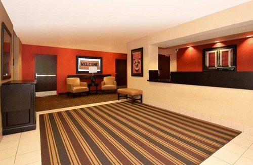 Red Bank - Tinton Falls Hotel | Extended Stay America Suites Red Bank Middletown
