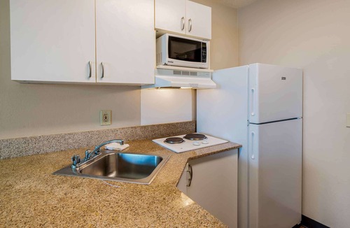 Elizabeth Hotel | Extended Stay America Suites Elizabeth Newark Airport