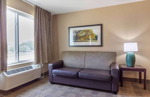 Elizabeth Hotel | Extended Stay America Suites Elizabeth Newark Airport