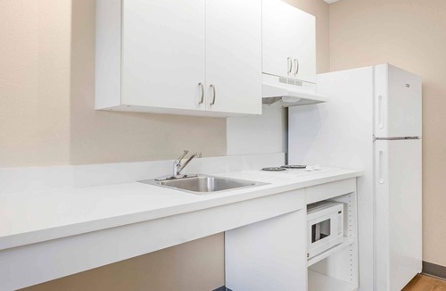 Red Bank - Tinton Falls Hotel | Extended Stay America Suites Red Bank Middletown
