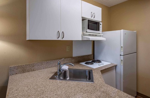 Hopelawn Hotel | Extended Stay America Suites Edison Raritan Center