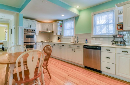 Wall House | EXTRAORDINARY 9 Bedroom Vacation Home - 1 block to the Beach