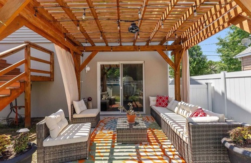 Villas House | Fabulous 4-bedroom house with Pool, Fire Pit, Dog friendly, bikes,Walk to Beach!