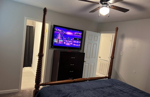 Fayetteville House | Fabulous 5-bedroom bungalow with AC in charming Fayetteville