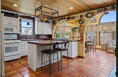 Point Pleasant Beach House | FABULOUS BEACH HOUSE- 7 Bedrooms,Heated Pool,12 BeachBadges,9 Car Driveway