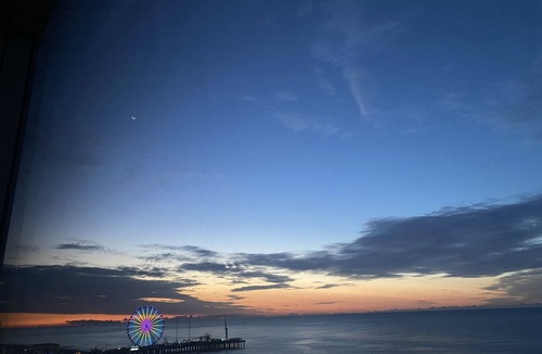 Atlantic City Apartment | FABULOUS BEACHFRONT RENOVATED STUDIO AND AMAZING OCEAN VIEWS