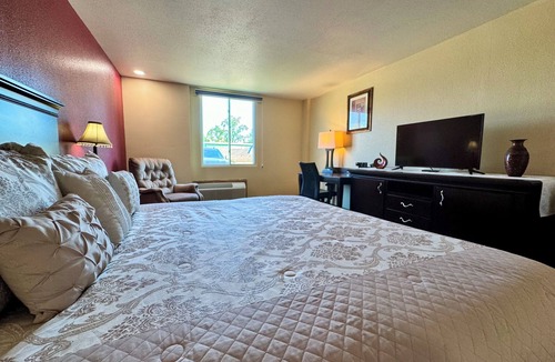 Hiawatha Hotel | FairBridge Inn Express Hiawatha