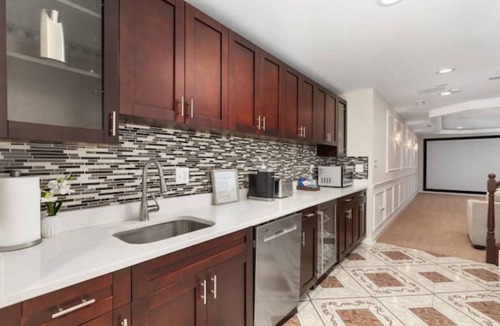 Fairfax House | Fairfax-GMU 2BR Retreat - Fire Pit & Wooded Views Lower Level