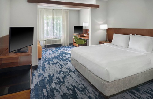 Charlotte Hotel | Fairfield Inn and Suites by Marriott Charlotte Airport
