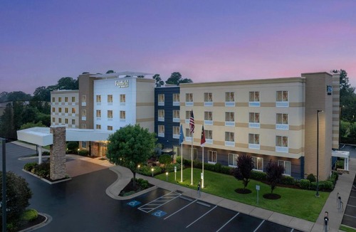 Fayetteville Hotel | Fairfield Inn & Suites by Marriott Fayetteville North