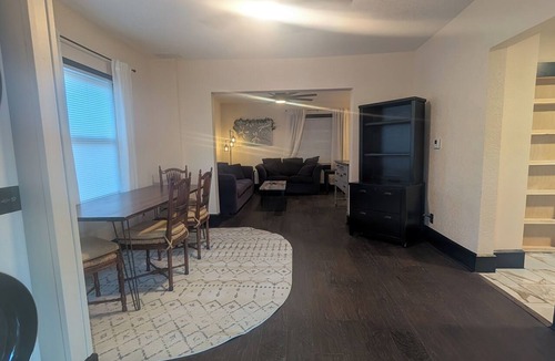 Des Moines House | Fairground Oasis Read~Relax~Rejuvinate