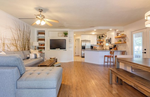 Riviera Beach House | Fall Dates Available! Book Now! Short Walk to Beach!