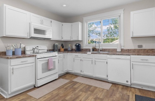 Libertyville House | Families Come Stay DT Libertyville near Naval Base