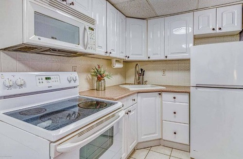 Ocean Grove Apartment | Family 2BR 2 Blocks to Beach & Main Ave | Washer/Dryer | Porch | Sleeps 6