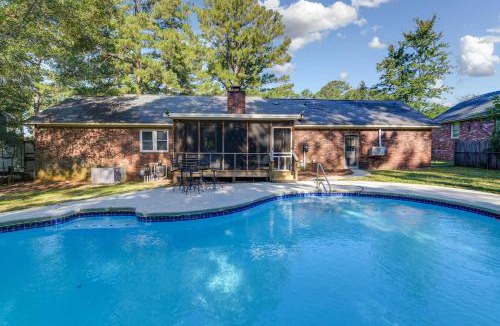 Columbia House | Family Cove 4BR Pool and Billiards