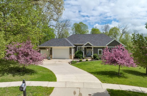 Cedar Rapids House | Family favorite!