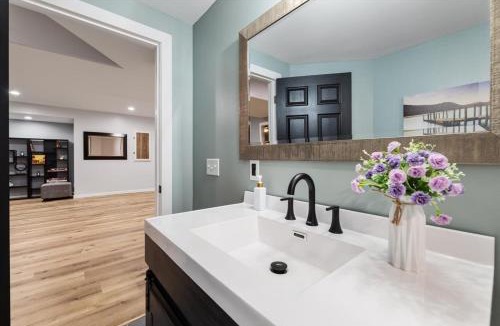 Bellevue House | Family-Friendly 4BR with King Beds and Game Room