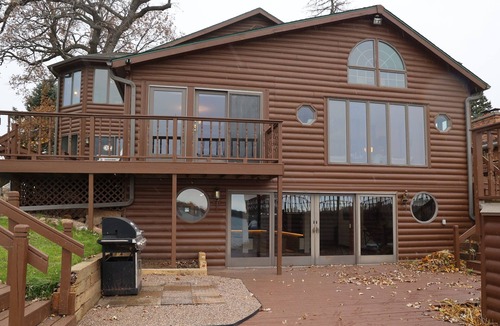 Stoughton House | Family-Friendly 5BR Lakefront Cabin Near Madison WI Sleeps the Whole Crew