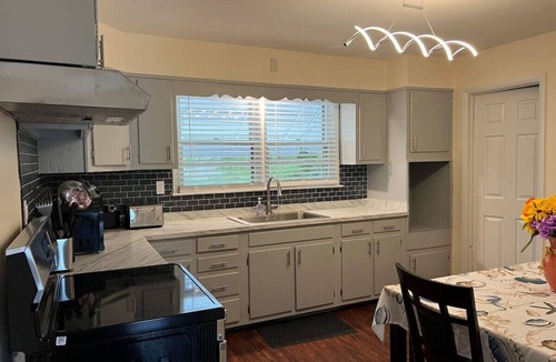 Pleasantville House | Family-friendly Coastal home @ Edgewater