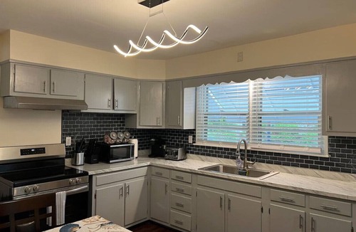 Pleasantville House | Family-friendly Coastal home @ Edgewater