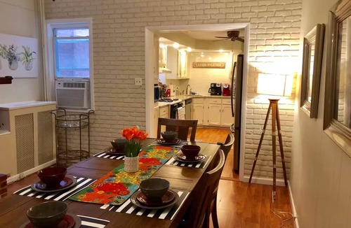 South Baltimore House | Family-Friendly Federal Hill Townhome 3BR 2BA 2 car Parking Walkable Near BWI