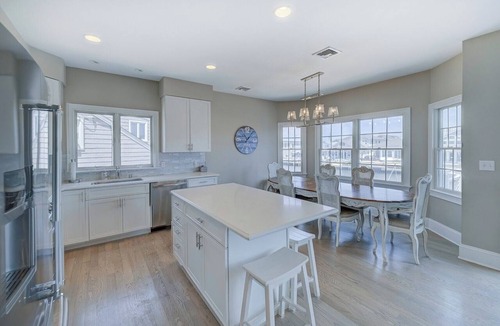 Dover Beaches North House | Family friendly Lagoon front 2 blocks to ocean. 8 Beach Badge. 3 TV Beach Chair