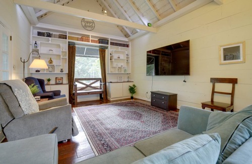 Landrum House | Family-Friendly Landrum Farmhouse: Deck & Swim Spa