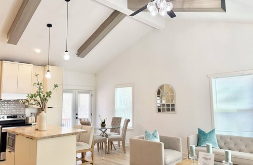 Mint Hill House | Family-Friendly Mint Hill Retreat