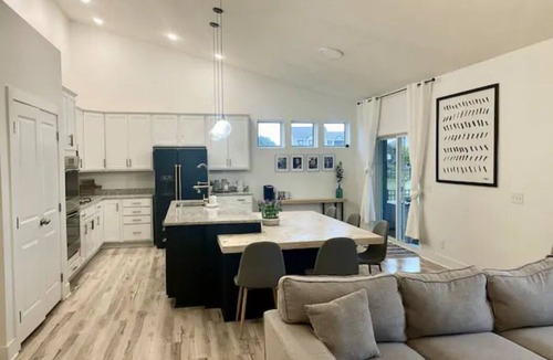 Gretna House | FAMILY FRIENDLY/POOL/BASKETBALL COURT/IN-GROUND TRAMPOLINE