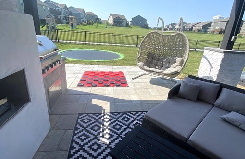 Gretna House | FAMILY FRIENDLY/POOL/BASKETBALL COURT/IN-GROUND TRAMPOLINE