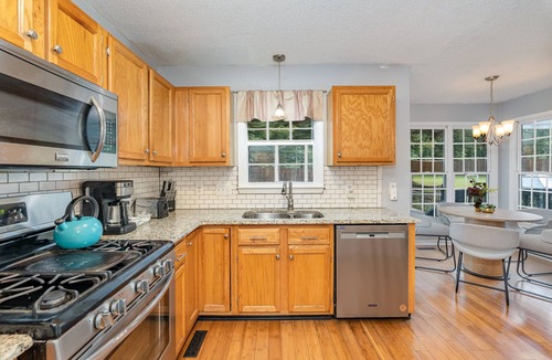 Durham House | Family Friendly Retreat in RDU with all the convenience - 3 Bd/2.5 Ba