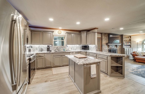 Bixby House | Family-Friendly Tulsa Suburb Home By Parks & River