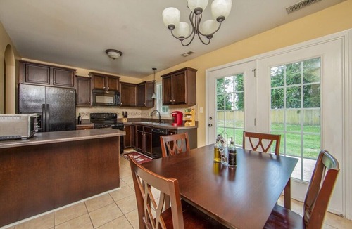 Fayetteville House | Family Friendly w/Fenced Yard and EV Charger!