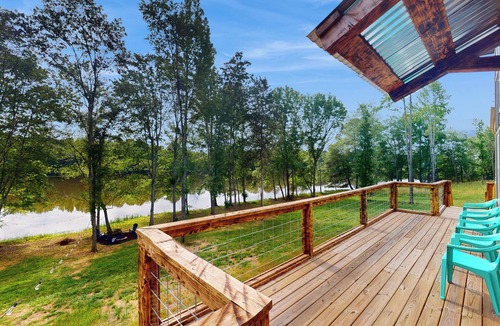 Cedar Bluff House | Family Fun! Riverside Home w/Fire Pit