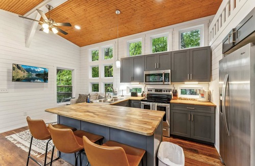 Menlo House | Family getaway in Menlo, GA