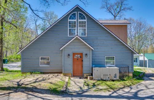 Monticello House | Family Home in Monticello! Water-View Retreat