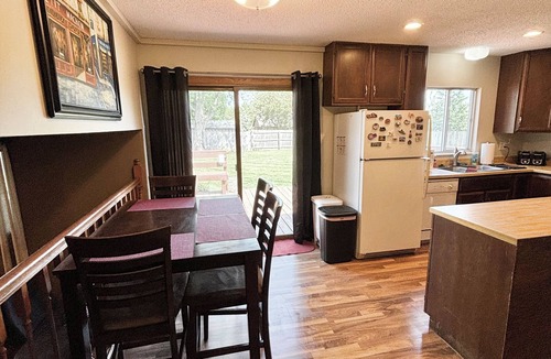 Cedar Rapids House | Family Home in Quiet Neighborhood