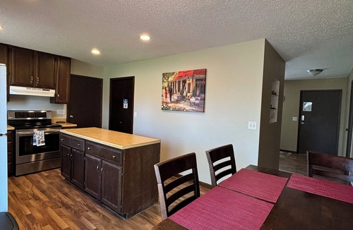 Cedar Rapids House | Family Home in Quiet Neighborhood