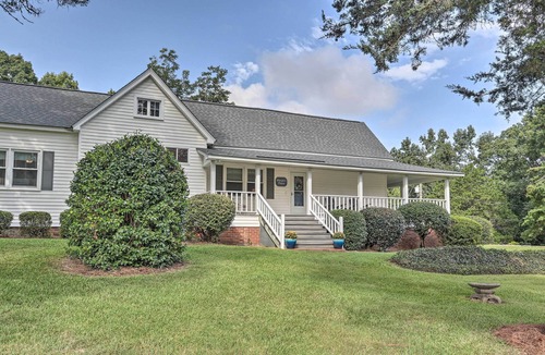 Lexington Cottage | Family Home w/Fire Pit, 2 Mi to Lake Access