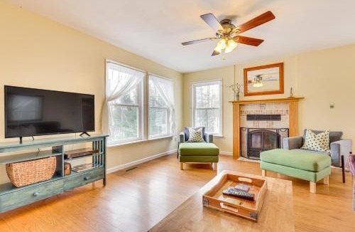 Haywood House | Family Home w/Game Room & Decks in Etlan!