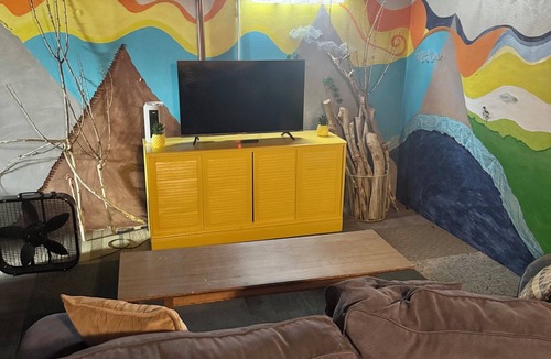 Lovington House | Family & Pet-Friendly Near Downtown DSM
