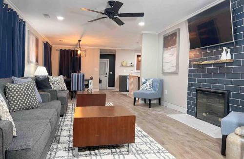 Decatur House | Family Retreat Prime Location in Decatur