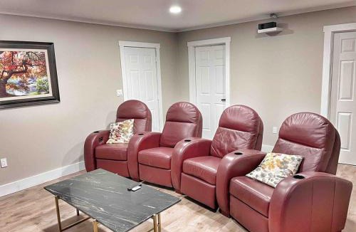 Decatur House | Family Retreat Prime Location in Decatur