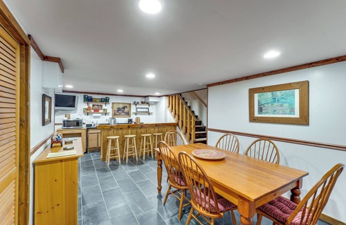 Berryville House | Family Retreat w/Deck Near Appalachian Trail!