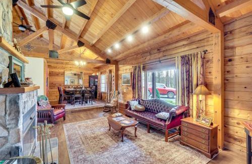 Berryville House | Family Retreat w/Deck Near Appalachian Trail!