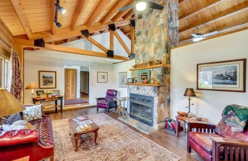 Berryville House | Family Retreat w/Deck Near Appalachian Trail!