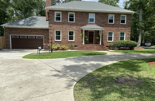 Bayshore House | Family Retreat w/Heated Pool, Hot Tub & RV Hookup -15min to Wrightsville Beach!